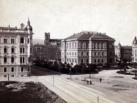 Palača JAZU 1893. godine  Nacrte palače većih dimenzija i primjerenije lokaciji izradio je Friedrich Schmidt s pomoću Hermana Bolléa, koji je u tu svrhu boravio u Italiji studirajući renesansnu arhitekturu Firence i Rima. Nakon odluke da se u zgradi smjeste uprava Akademije, Galerija slika i Arheološki odjel Narodnog muzeja, Schmidt i Bollé dovršavaju konačni projekt u veljači 1877.